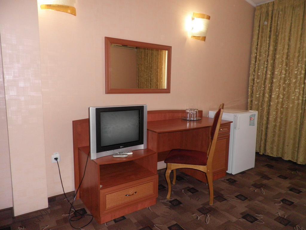 Alexandrovskiy Hotel Mykolajiw Exterior foto