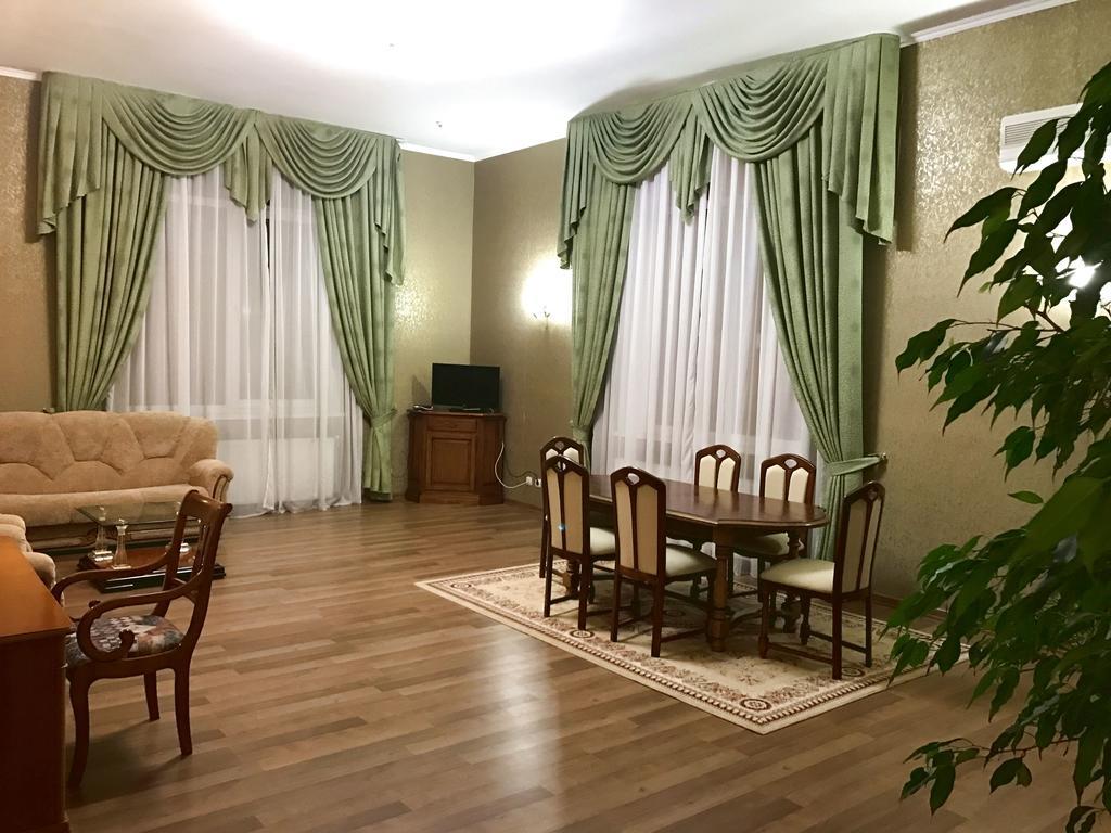Alexandrovskiy Hotel Mykolajiw Exterior foto