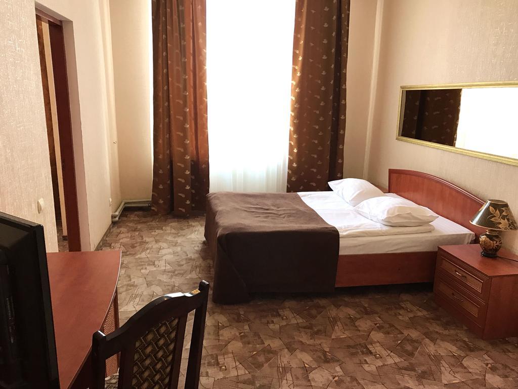 Alexandrovskiy Hotel Mykolajiw Exterior foto
