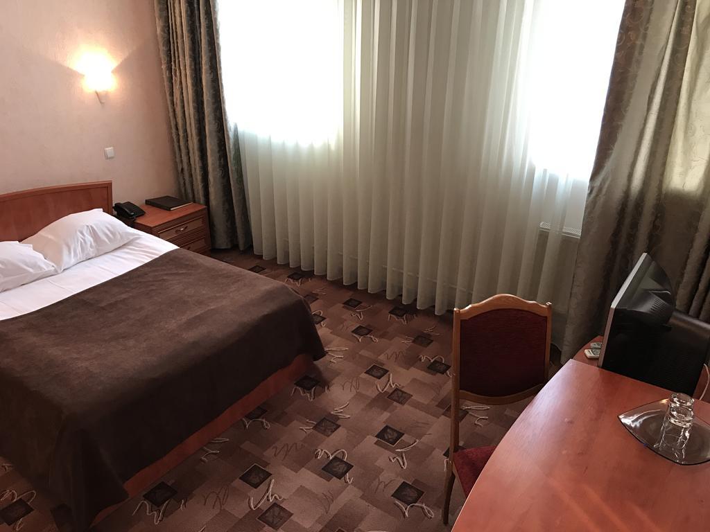 Alexandrovskiy Hotel Mykolajiw Exterior foto